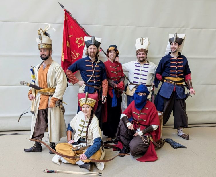 Tureckí janičiari v historických kostýmoch