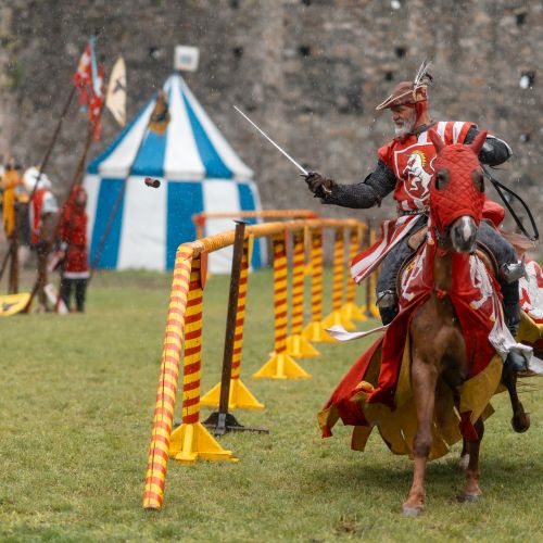 Predstavenie Turnaj odvážnych, stredoveká rozprávka a dobre a zle