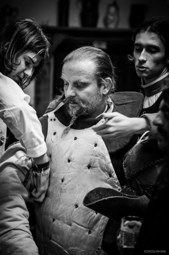 Páni v odeve z 19teho storočia, podujatie Menzúra