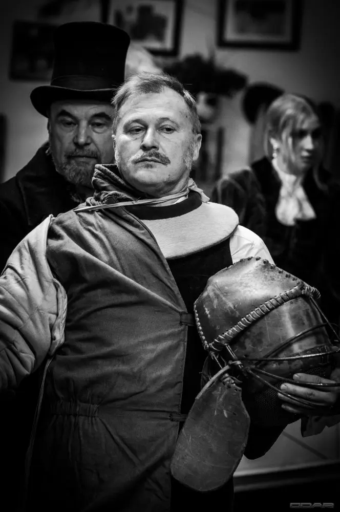 Páni v odeve z 19teho storočia, podujatie Menzúra