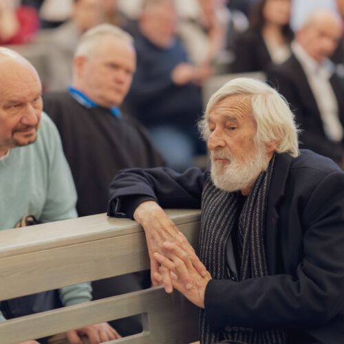 Starší páni v rozhovore