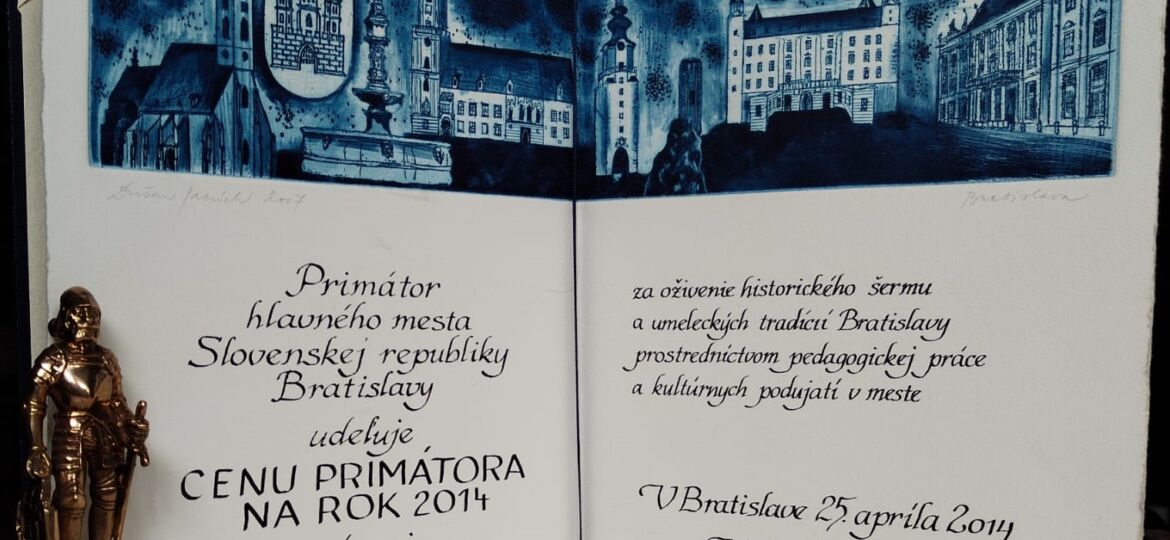 Ceny primátora mesta Bratislava 2014 - diplom a soška rytiera Rolanda