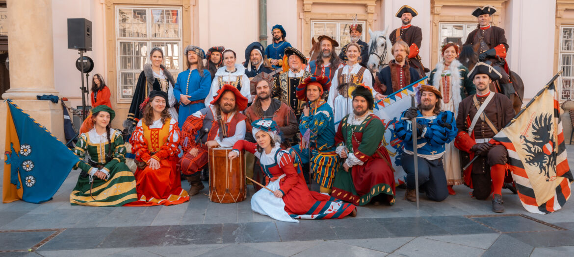 Členovia skupiny TOSTABUR - Uhorská dáma a jazdec na koni - Bratislavské mestské dni 2026