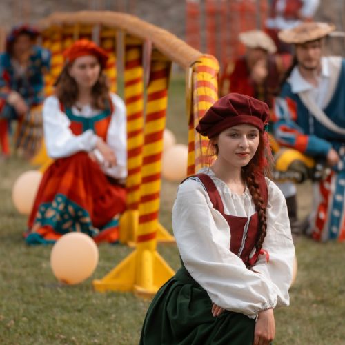 Renesančný rytiersky turnaj na koňoch na hrade Devín, ktoré organizuje skupina TOSTABUR