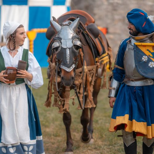 Renesančný rytiersky turnaj na koňoch na hrade Devín, ktoré organizuje skupina TOSTABUR