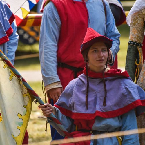 Stredoveký rytiersky turnaj na koňoch, účinkujúci TOSTABUR